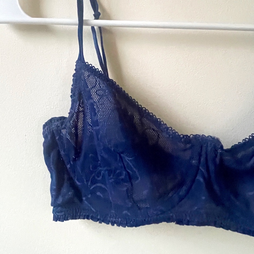 2 piece set Clo Intimo 34C Bra and large brief, dark blue